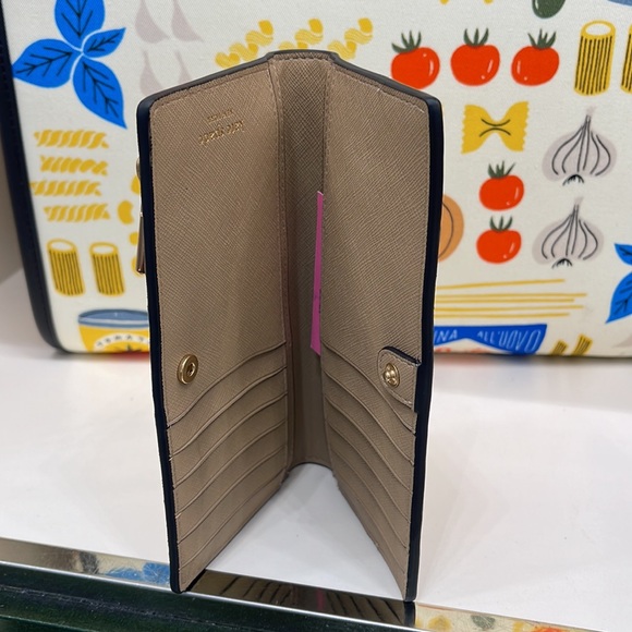 Kate Spade Morgan Colorblocked Slim Bifold Wallet Cafe Mocha 
NWT - Picture 10 of 16